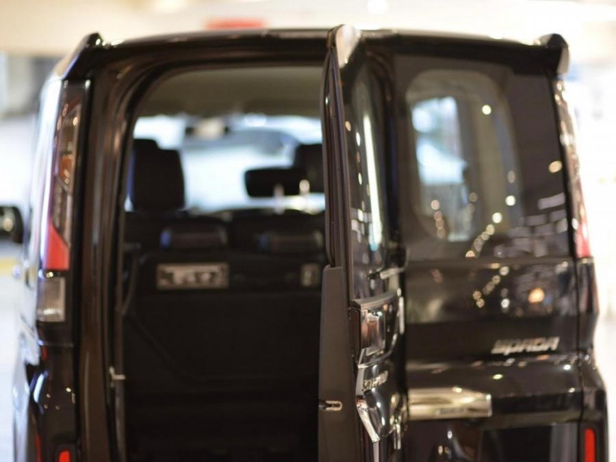 STEPWGN 1.5 TURBO SPADA - Image 11