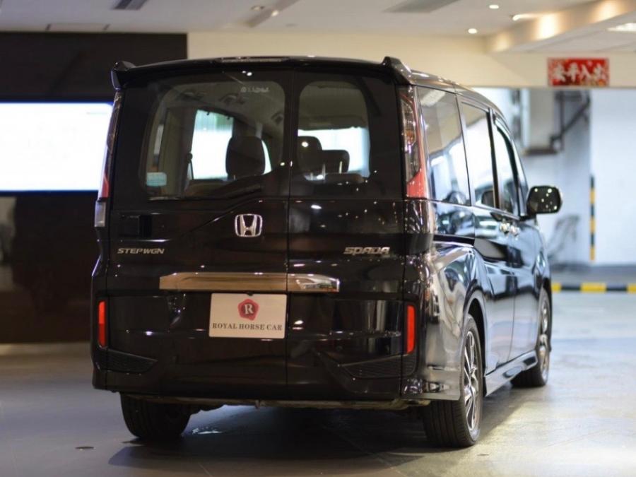 STEPWGN 1.5 TURBO SPADA - Image 2