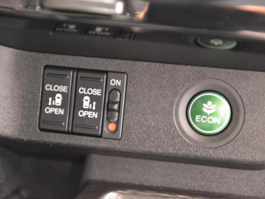 STEPWGN 1.5 TURBO SPADA - Image 10