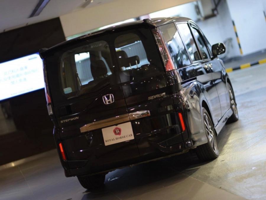 STEPWGN 1.5 TURBO SPADA - Image 9