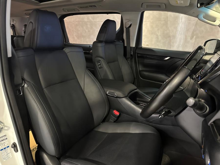 Alphard 2.5 Hybrid SRC - Image 3