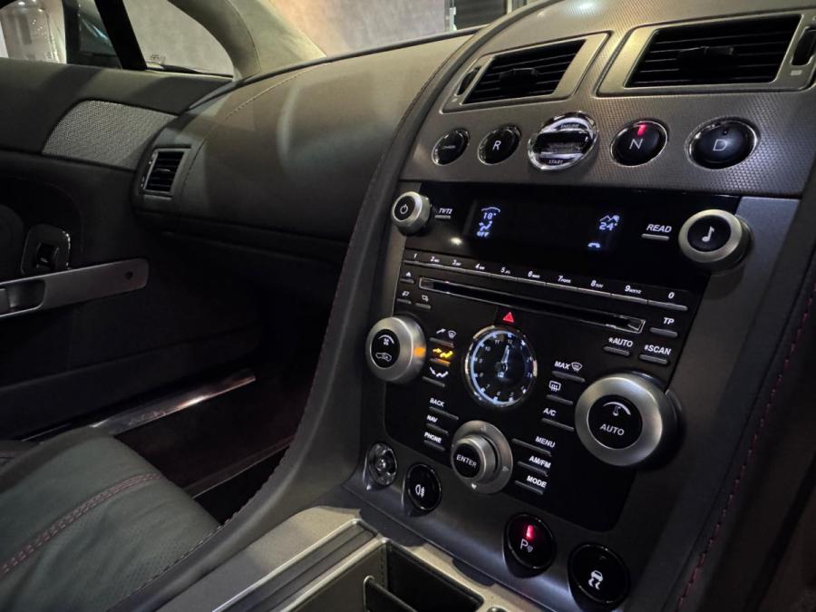 V8 VANTAGE - Image 6