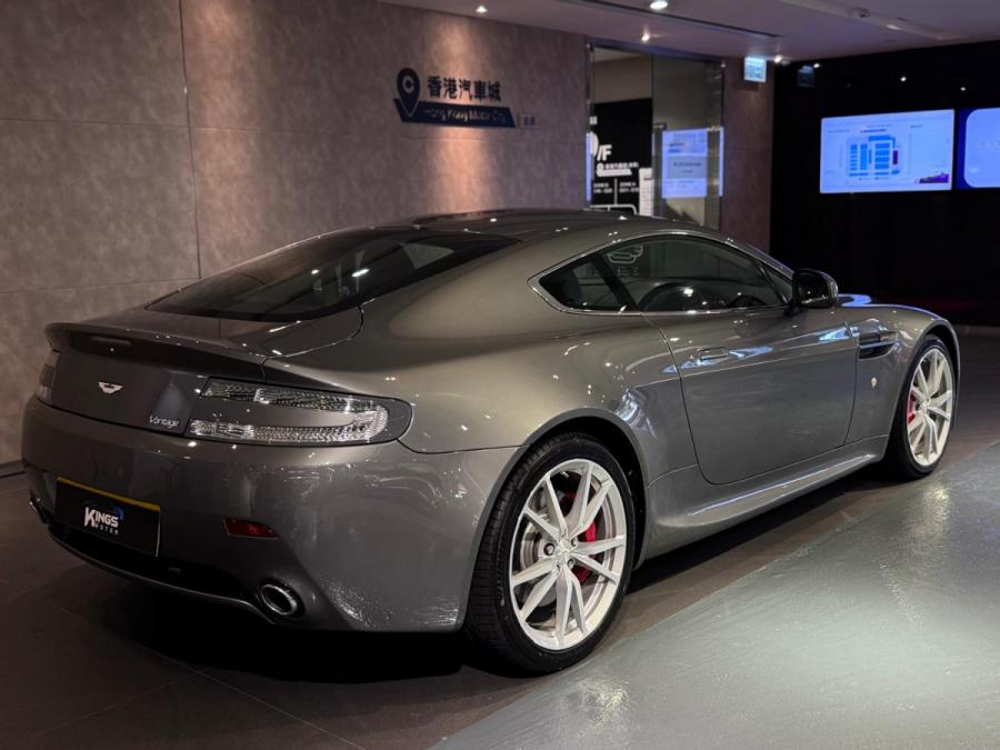 V8 VANTAGE - Image 2