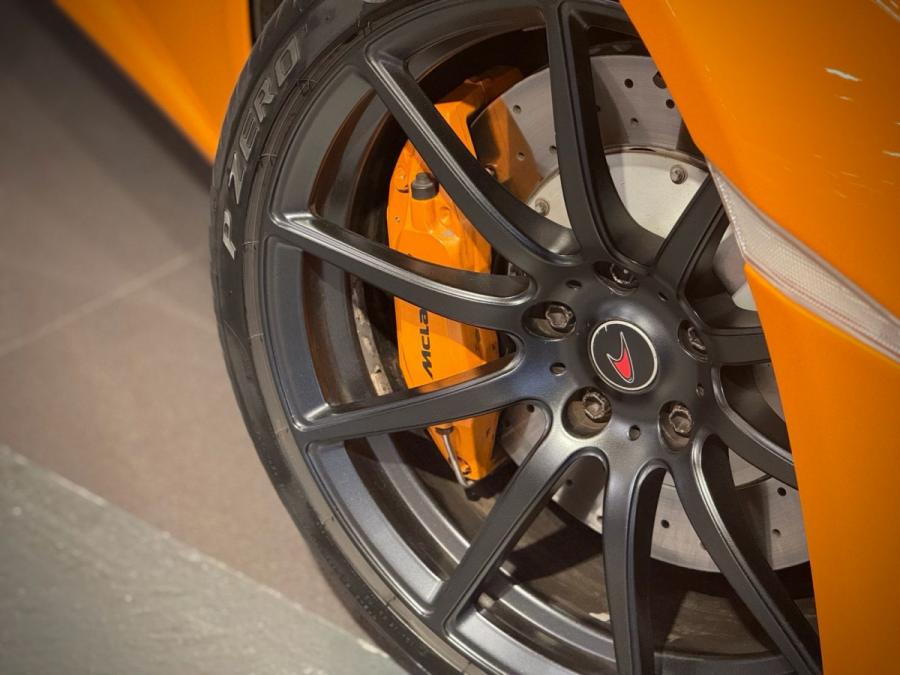 MP4 12C COUPE - Image 9