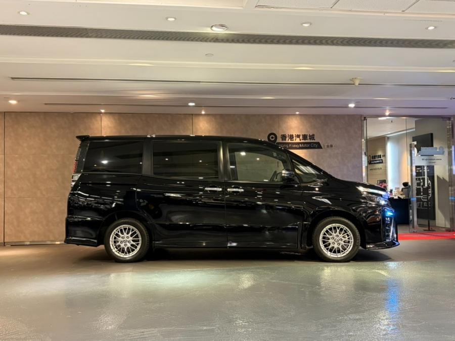 Voxy ZS Hybrid 煌III - Image 2