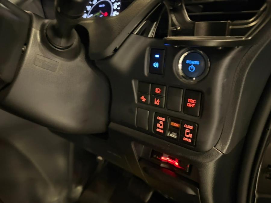 Voxy ZS Hybrid 煌III - Image 10