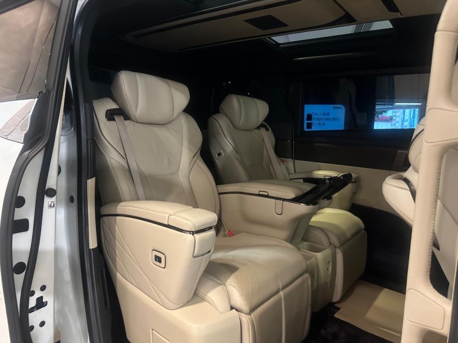 Alphard 2.5 HEV E-Four EL - Image 4