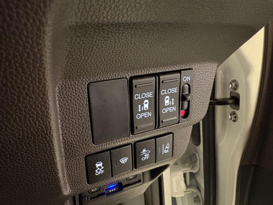 Freed Hybrid 7座 - Image 6