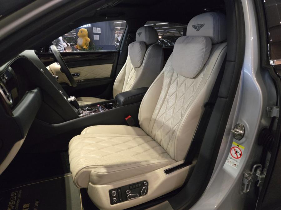 FLYING SPUR V8 - Image 7