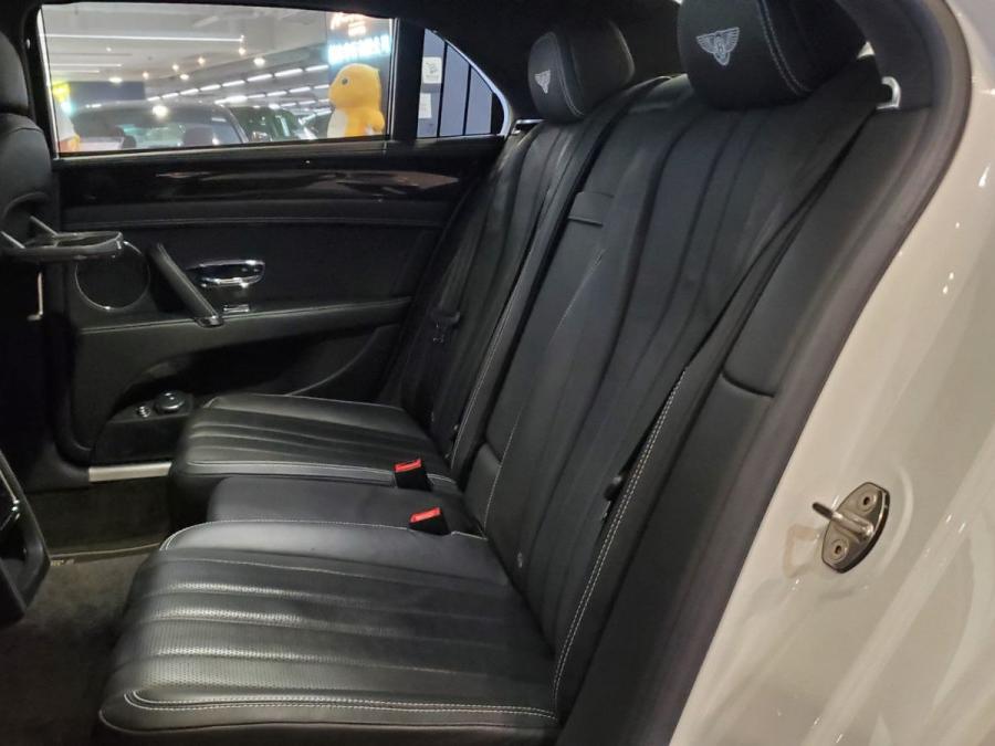 FLYING SPUR V8 - Image 7