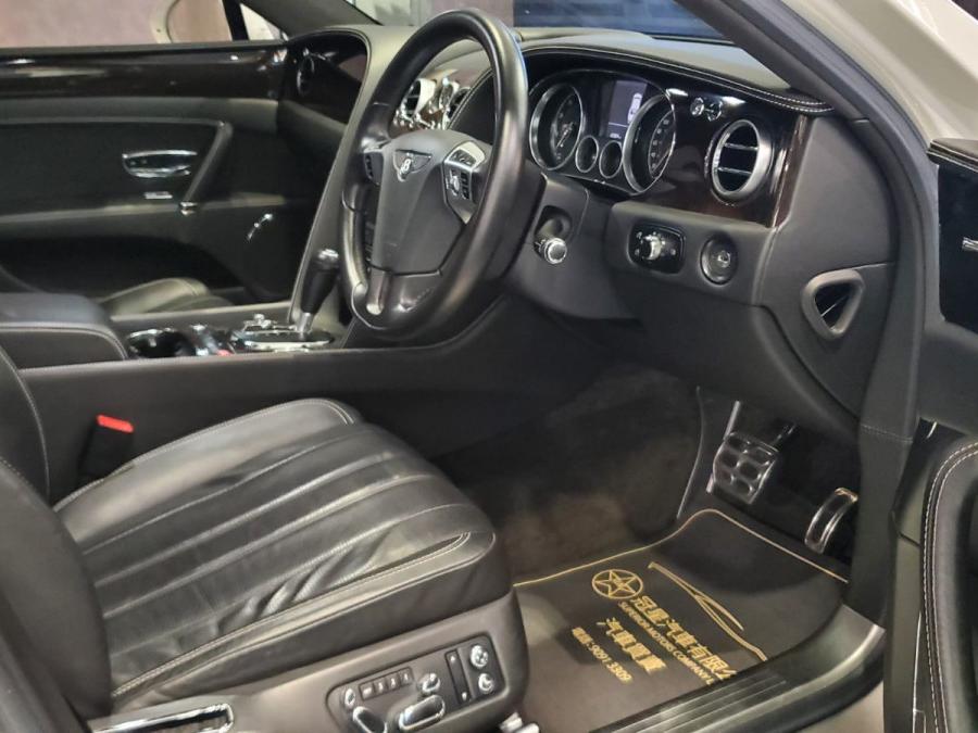 FLYING SPUR V8 - Image 5
