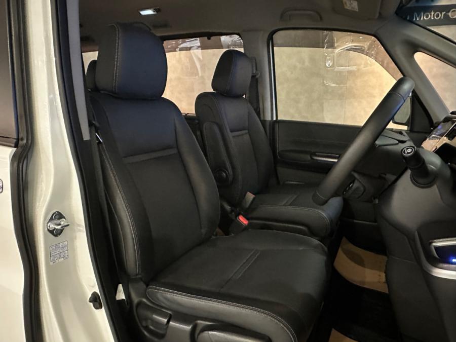 Stepwgn Hybrid  EX Cool Mugen - Image 3