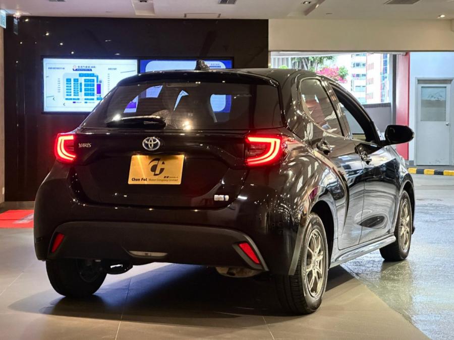 YARIS HYBRID - Image 2