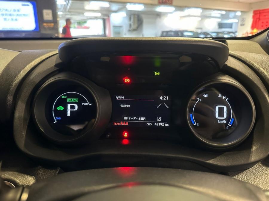 YARIS HYBRID - Image 8