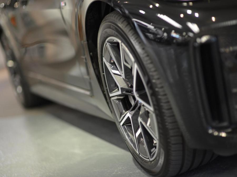 i4 EDRIVE40 M SPORT - Image 16