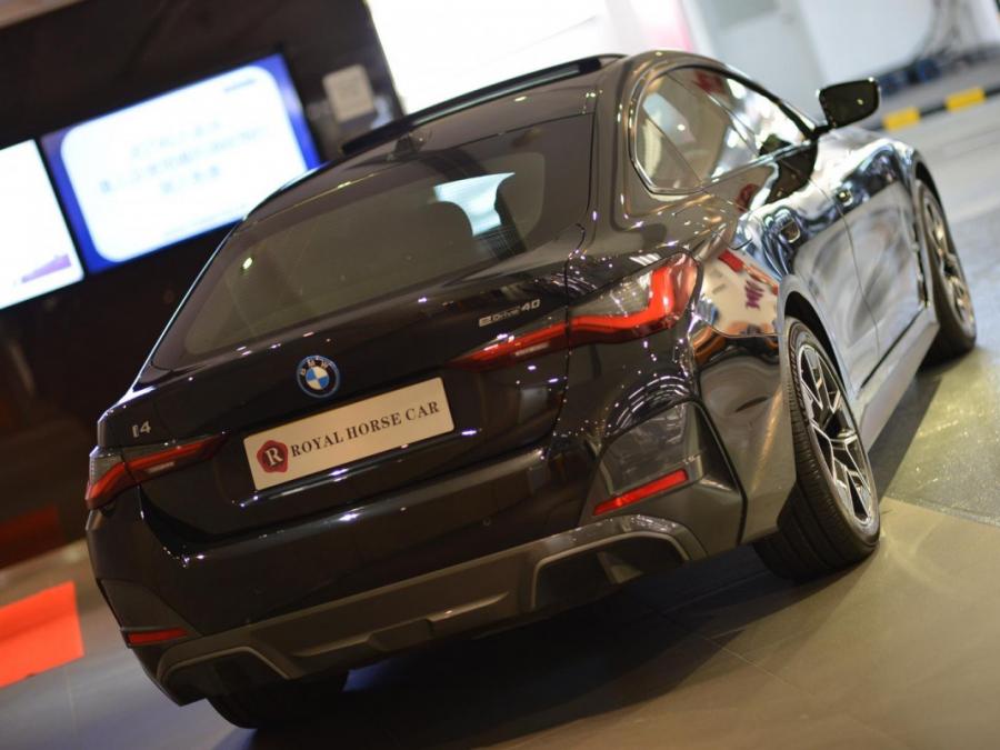 i4 EDRIVE40 M SPORT - Image 25