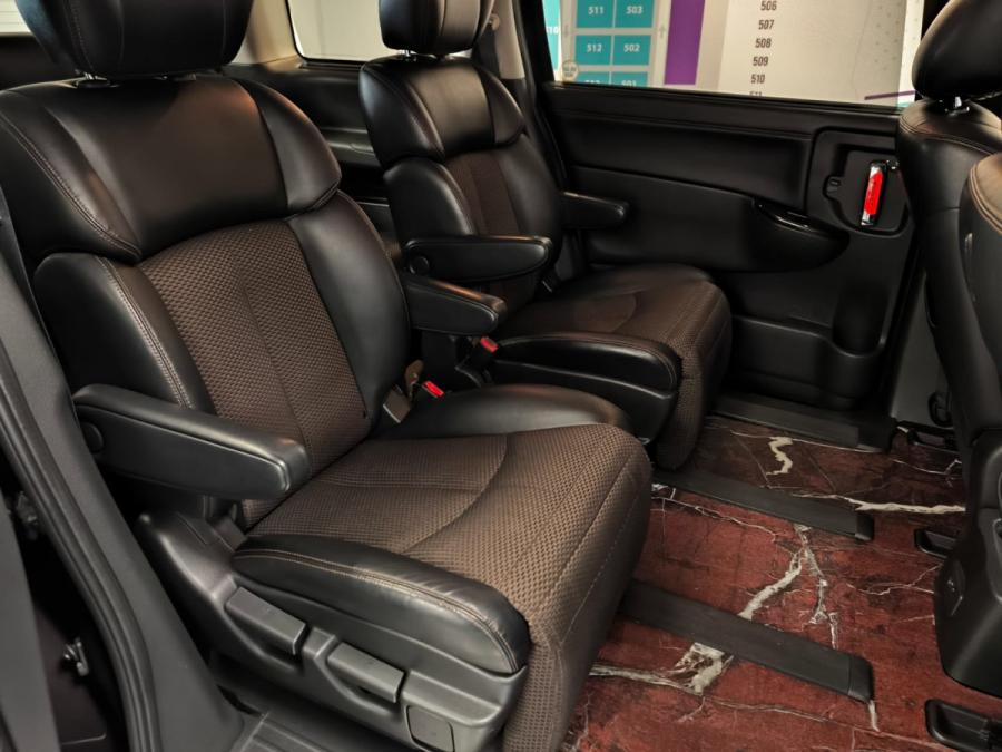 Elgrand 2.5 - Image 6