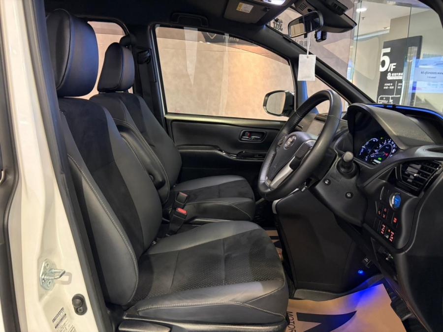 VOXY ZS HYBRID 煌III - Image 5