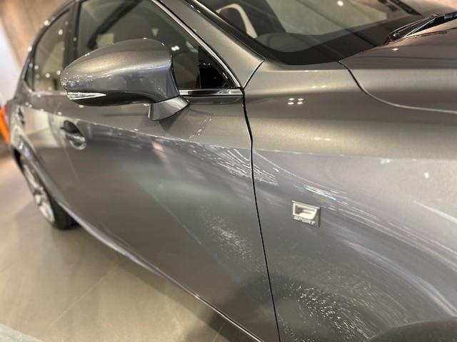 行貨 IS300 F SPORT版 2.0Turbo - Image 12