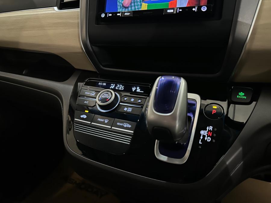 Freed Hybrid EX GB7 - Image 7