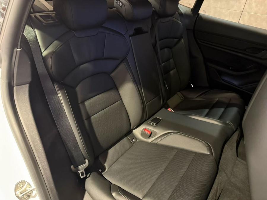 Taycan 4 S - Image 6