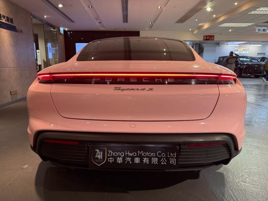 Taycan 4 S - Image 3