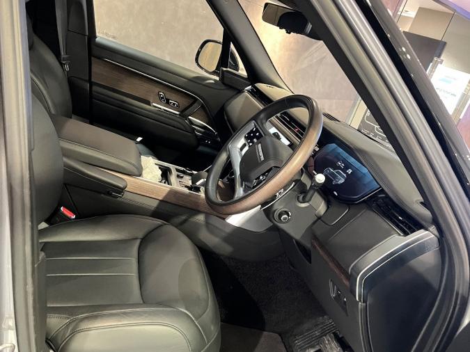 RANGE ROVER P510E 3.0 - Image 4