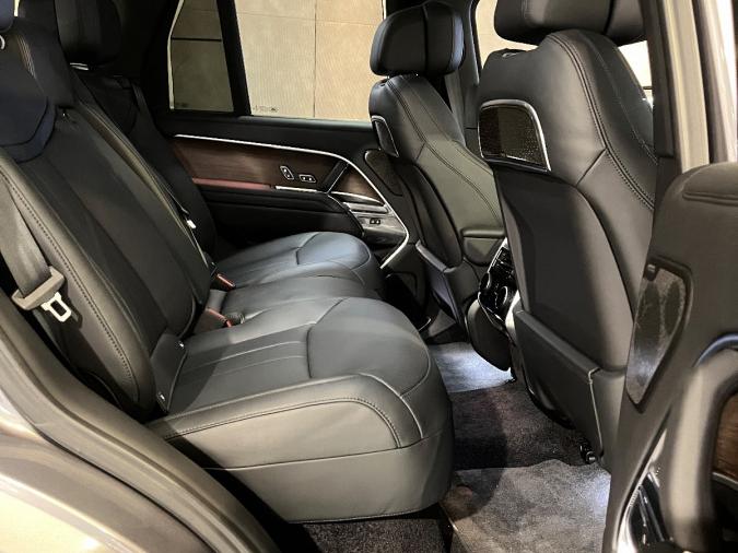 RANGE ROVER P510E 3.0 - Image 6