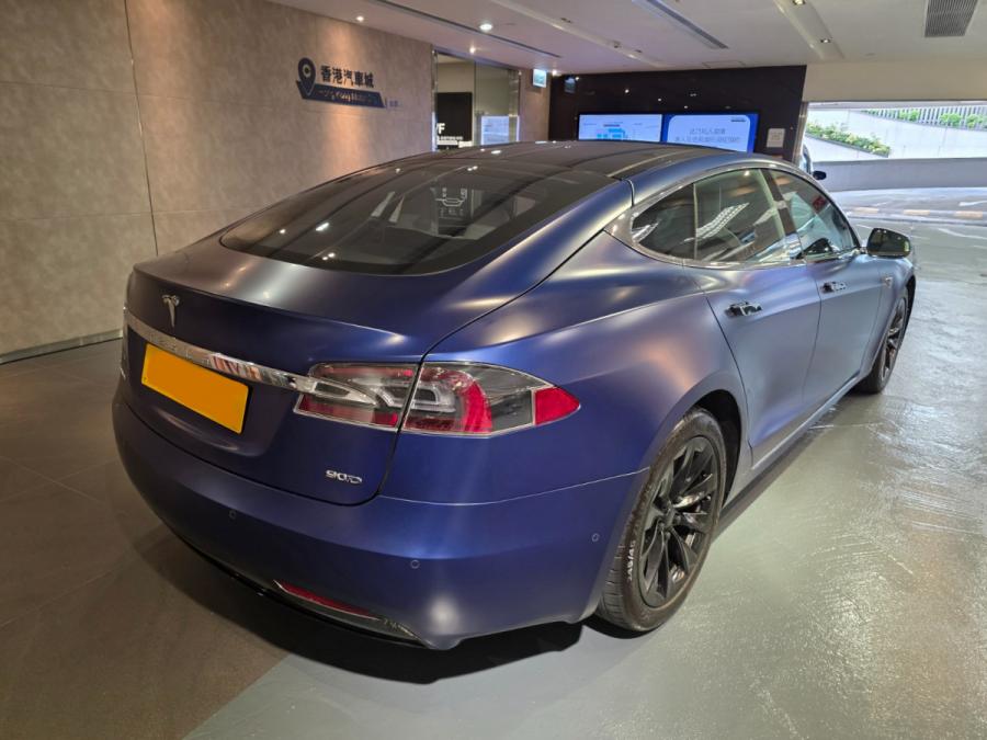 Model S 90D - Image 2
