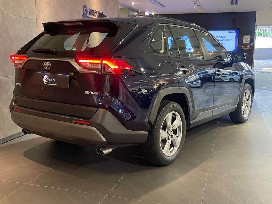 RAV 4 (Deluxe) - Image 3