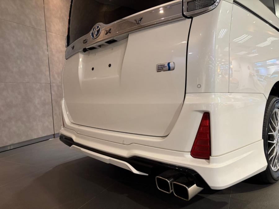 VOXY ZS 煌III HYBRID - Image 8