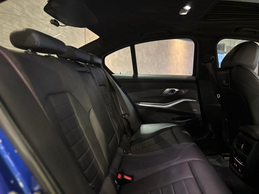 330IA SALOON M SPORT EDITION - Image 11