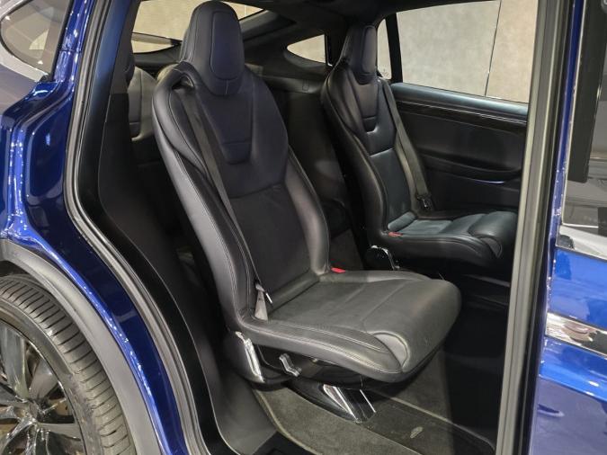 Model x 90D - Image 5