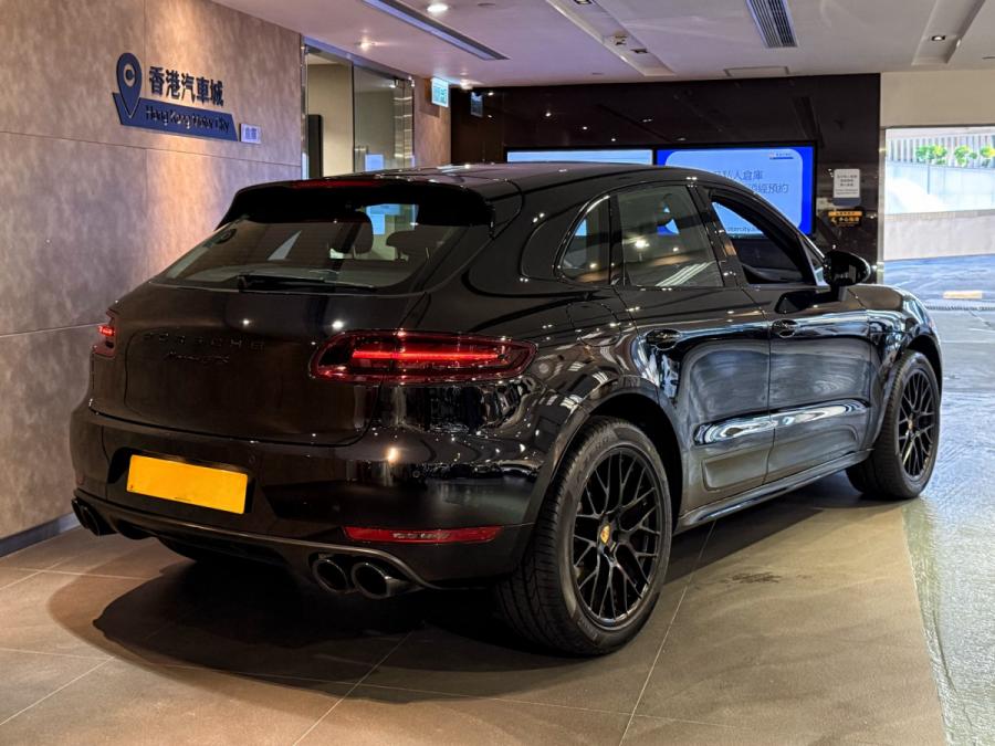 Macan GTS - Image 2