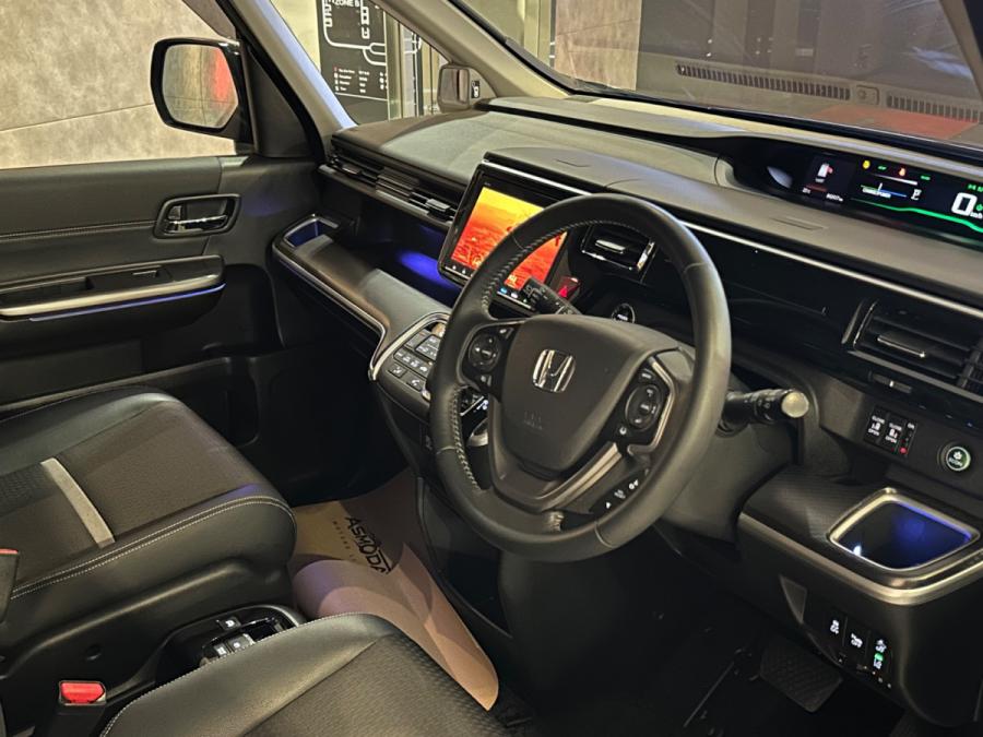 Stepwgn Hybrid EX cool - Image 2