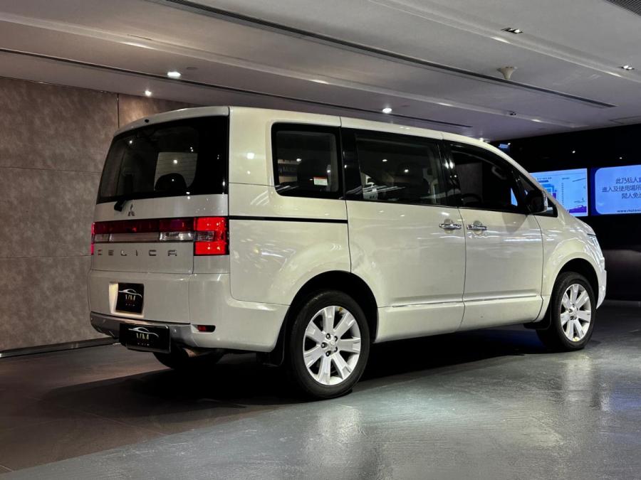 Delica  AWD - Image 2