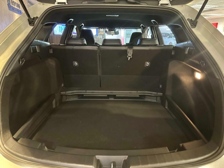 COROLLA TOUING HYRBID WXB - Image 7