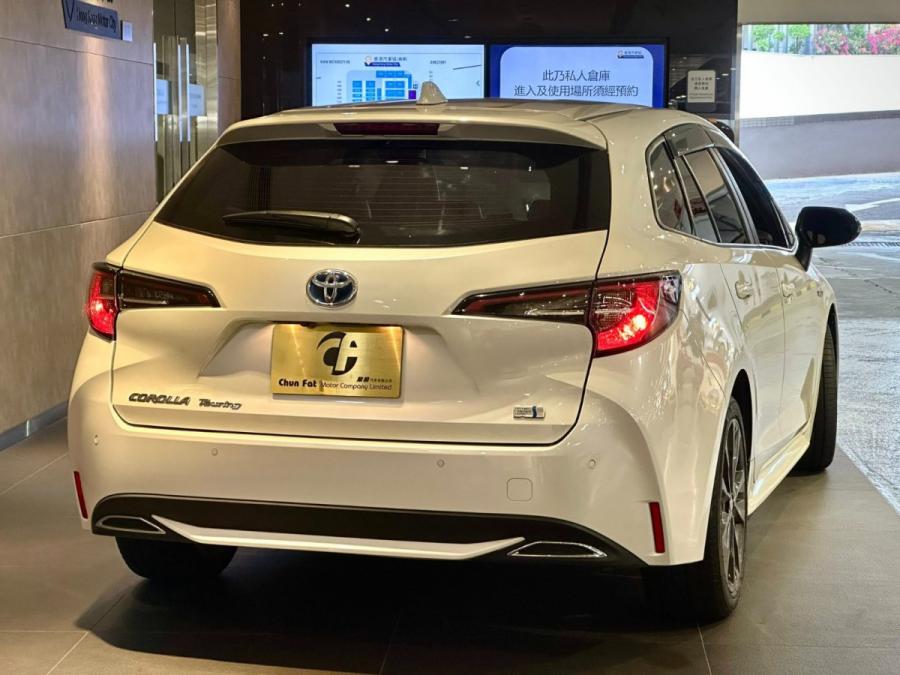 COROLLA TOUING HYRBID WXB - Image 2