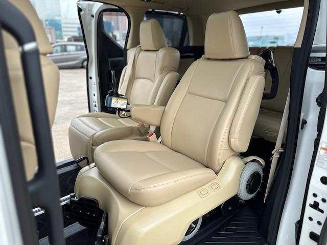 VELLFIRE 3.5 WELCAB原廠愛心輪椅座 - Image 4